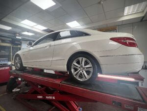 米其林 PS4 235/45R17 BENZ E250-換胎日記